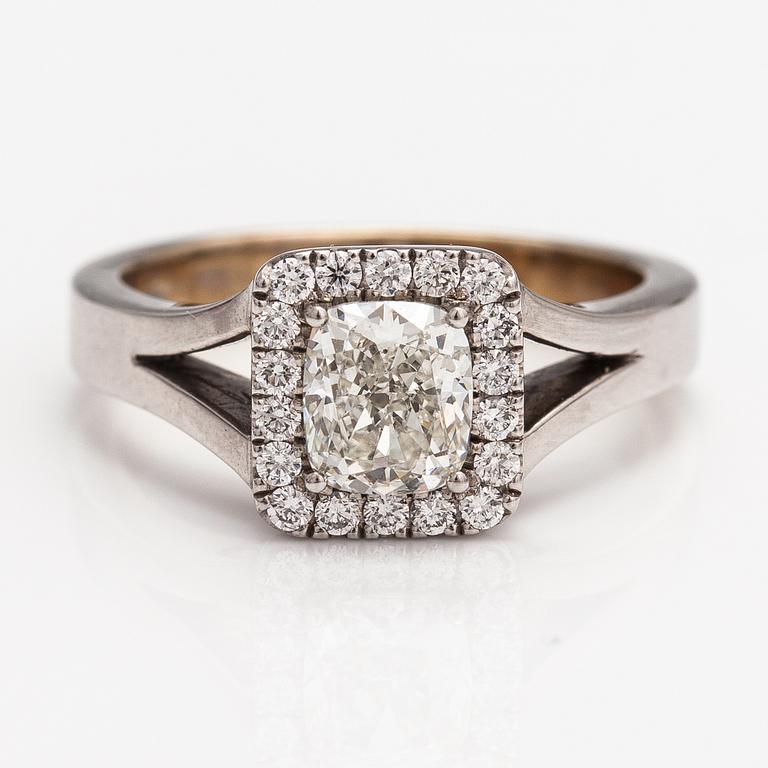 Ring, 14K vitguld, diamanter ca 1.22 ct tot.