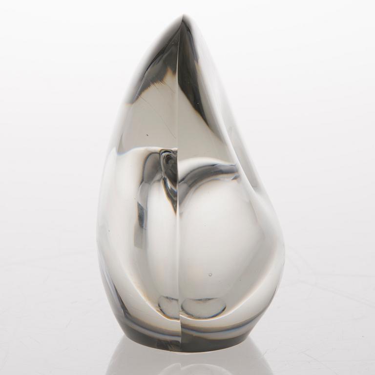 A 'Sitting bird' glass sculpture, signed  Timo Sarpaneva-Iittala 3567.