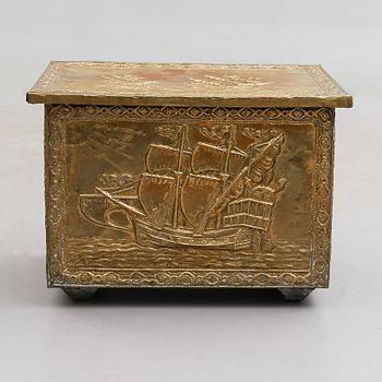 KOLBOX, mässing, England, 1900-talets första hälft.