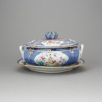 A blue and white and famille rose tureen with cover and stand, Qing dynasty, Qianlong (1736-95).