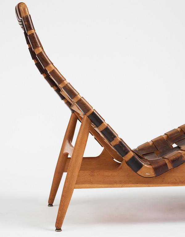 Arne Vodder, a teak chaise longue with black leather straps, Bovirke Denmark 1950's.