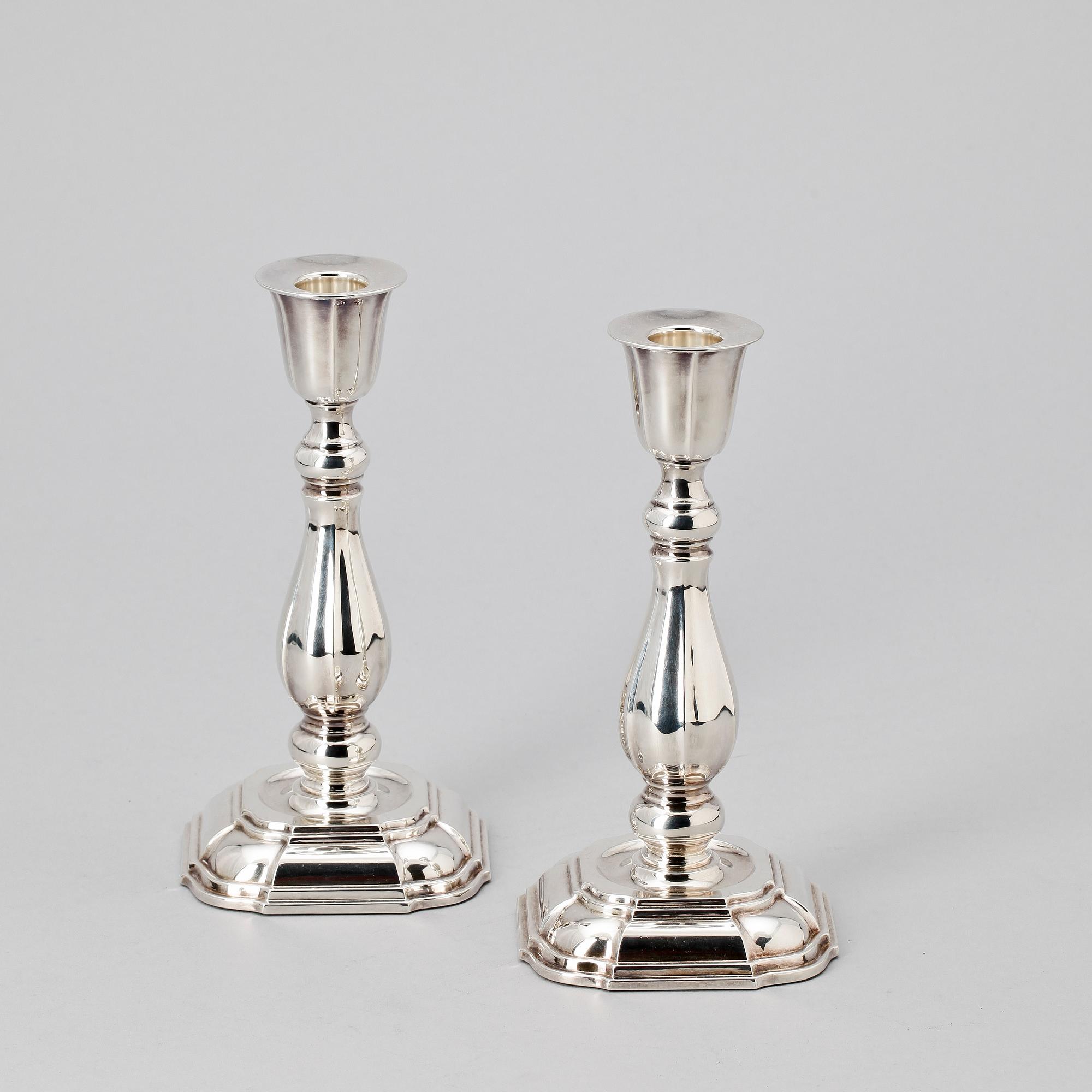 LJUSSTAKAR, ett par, silver, Cesons Guldvaru AB, Göteborg 1978.