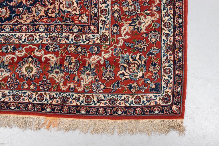 A carpet, semi-antique Esfahan, ca 336 x 212 cm.