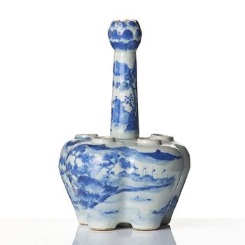 Tulpanvas, porslin, Kina, Qingdynastin, 1800-tal.