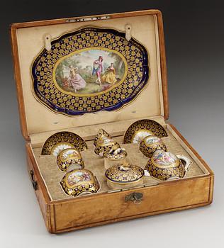 TÊTE-À-TÊTE, sex delar, porslin. Frankrike, "Sèvres" och målarsignatur M för Nicolas Marie Moirot (1830-1848).