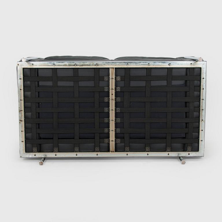 Pierre Jeanneret, Charlotte Perriand & Le Corbusier, soffa, "LC 2", Cassina, Italien.