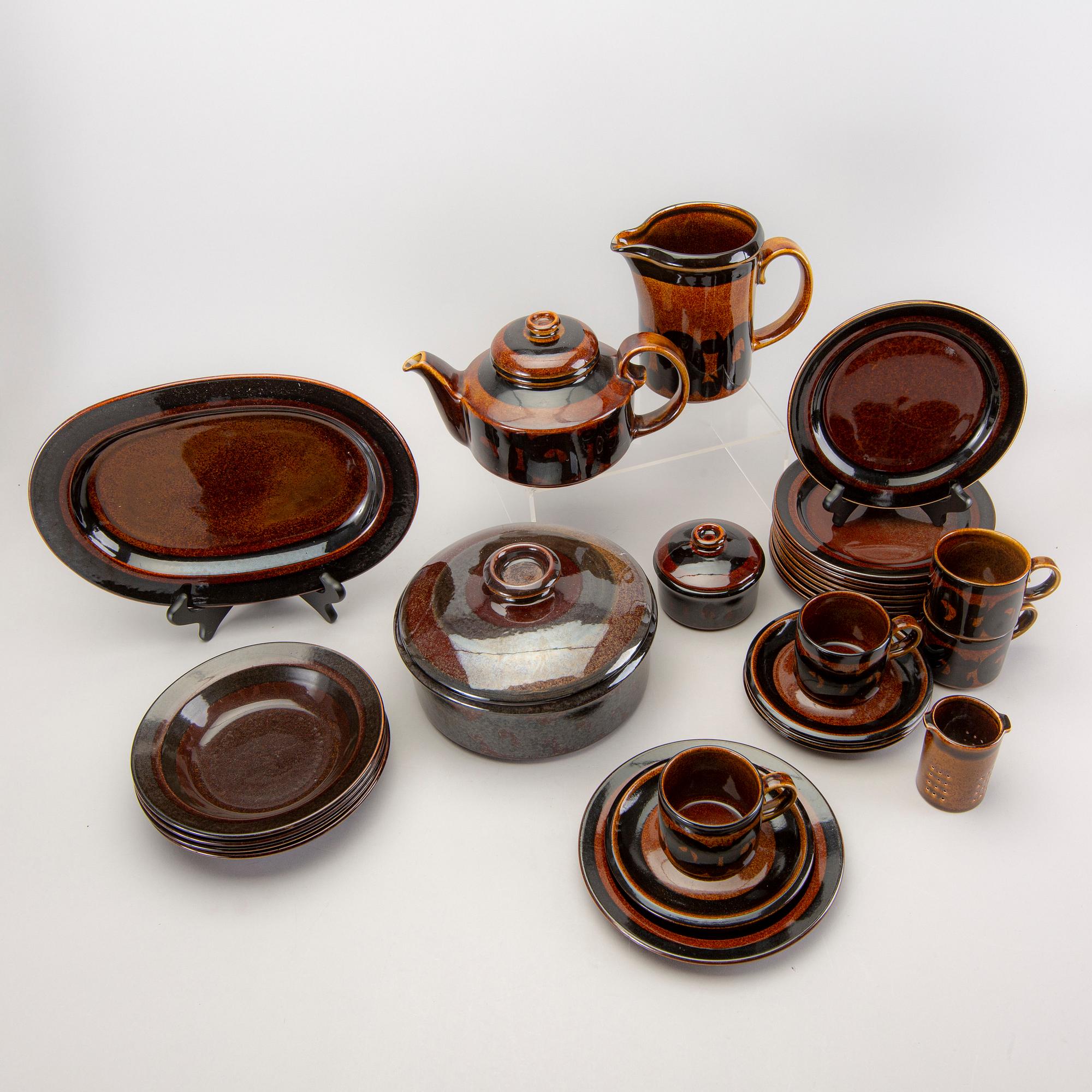 Gunvor Olin-Grönqvist,  a 24 pcs dinner service "Soraya".