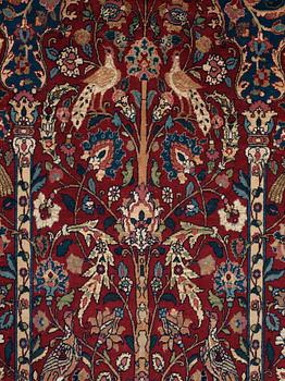 Matta, semiantik Isfahan figural part silk, ca 222-227,5 x 128-135,5 cm.