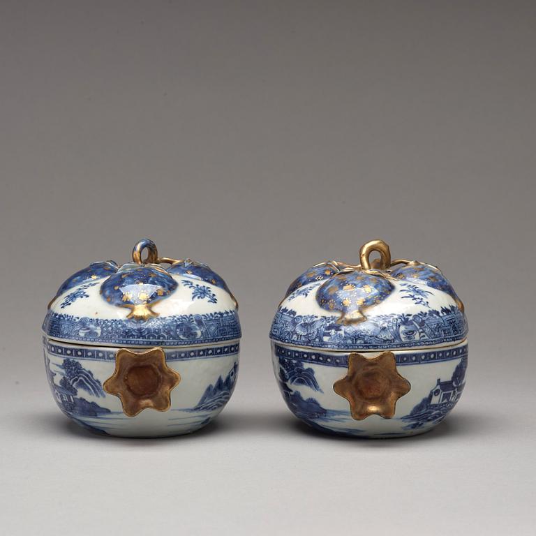 TERRINER med FAT, ett par, kompaniporslin. Qing dynastin, Qianlong (1736-95).