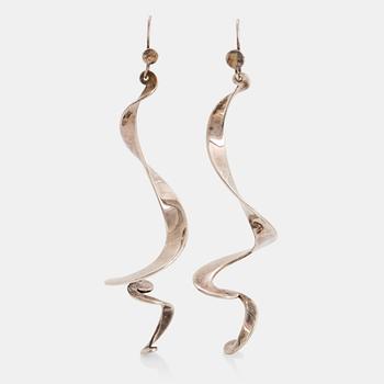 157. Vivianna Torun Bülow-Hübe, a pair of sterling silver earrings.