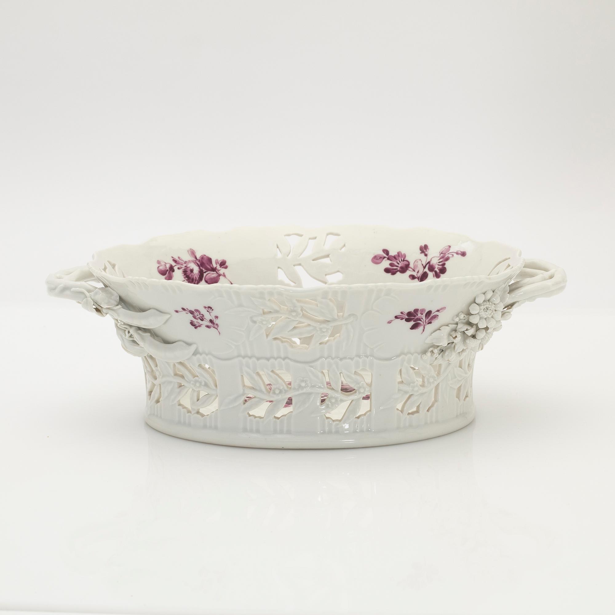 Royal Copenhagen, Jardinière, "Juliane-Marie", 1905.