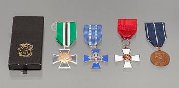DIPLOM och MEDALJER, 4 st, bl a Finlands vita ros, Finland 1900-tal.