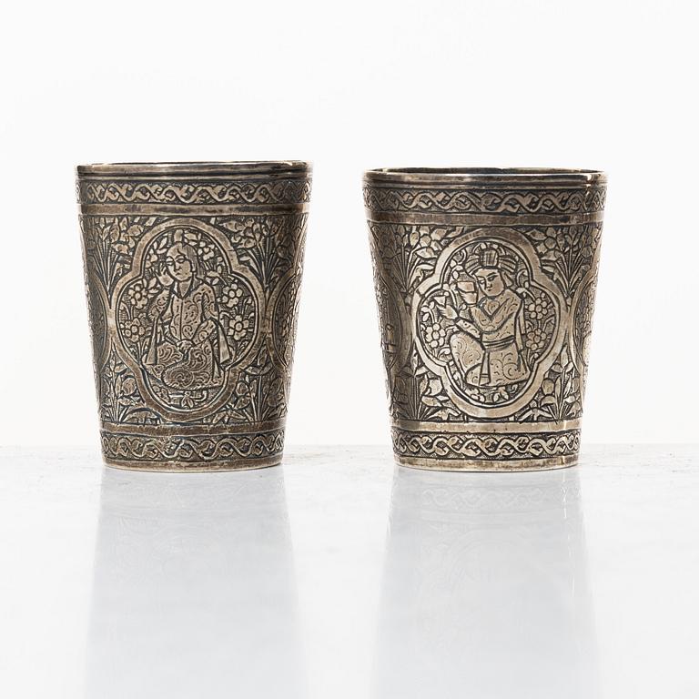 Koppar, ett par, silver, Persien, 1900-talets första hälft.