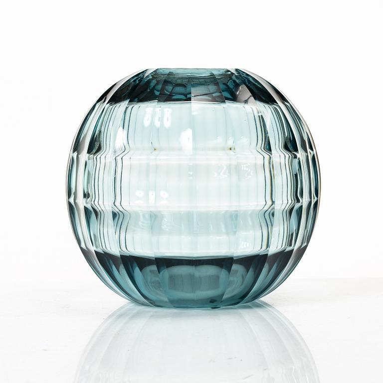 Elis Bergh, a vase, Kosta.