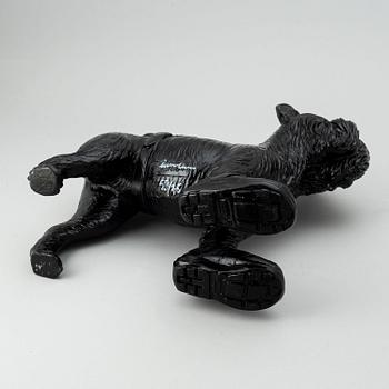 William Sweetlove, sculpture, plastic, signed 53/75.
