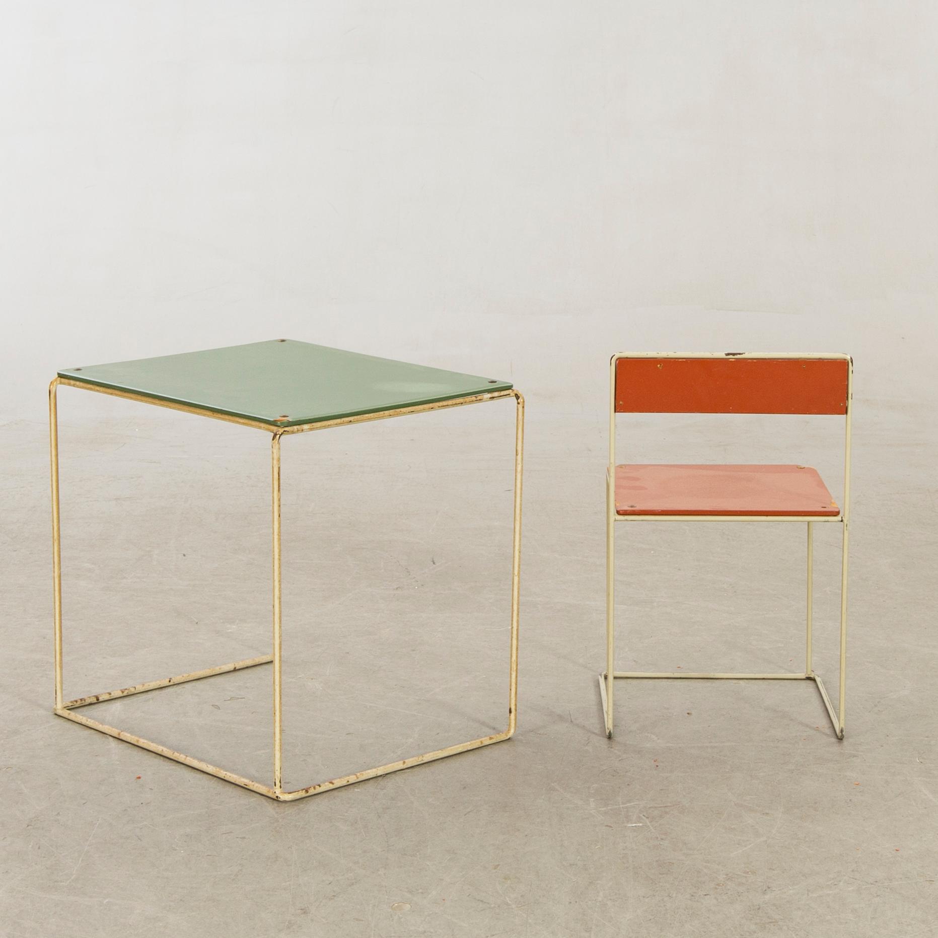 Nils Strinning, children's table and chair, "String".
