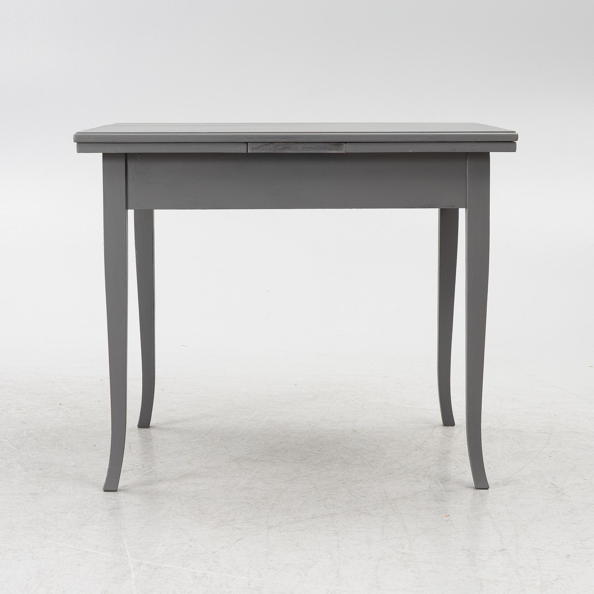 Dining table, 20th century.