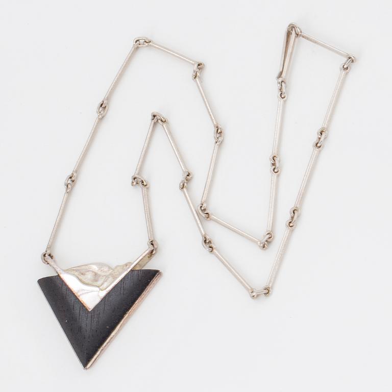 PENDANT, sterling silver, ebenholts, Zoltan Popovits, Lapponia 2008.
