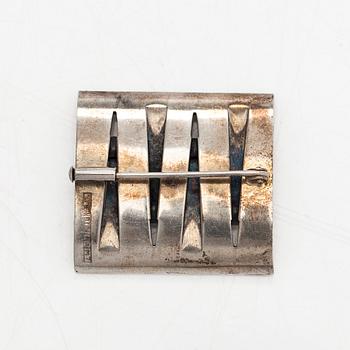 Elis Kauppi, Cufflinks and brooch, silver, Kupittaan Kulta, Turku, 1960s.