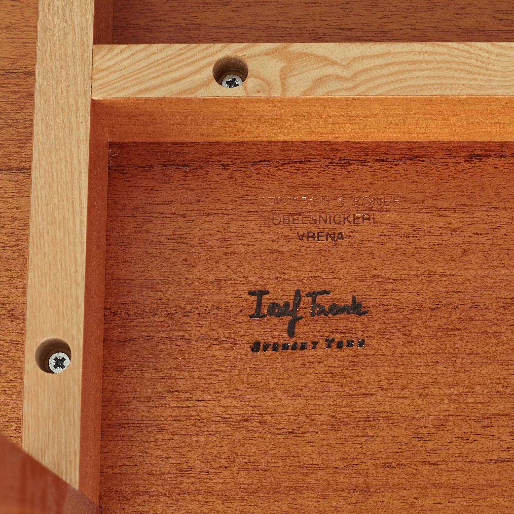 Josef Frank, biblioteksbord, modell 648, Firma Svenskt Tenn, efter 1985.