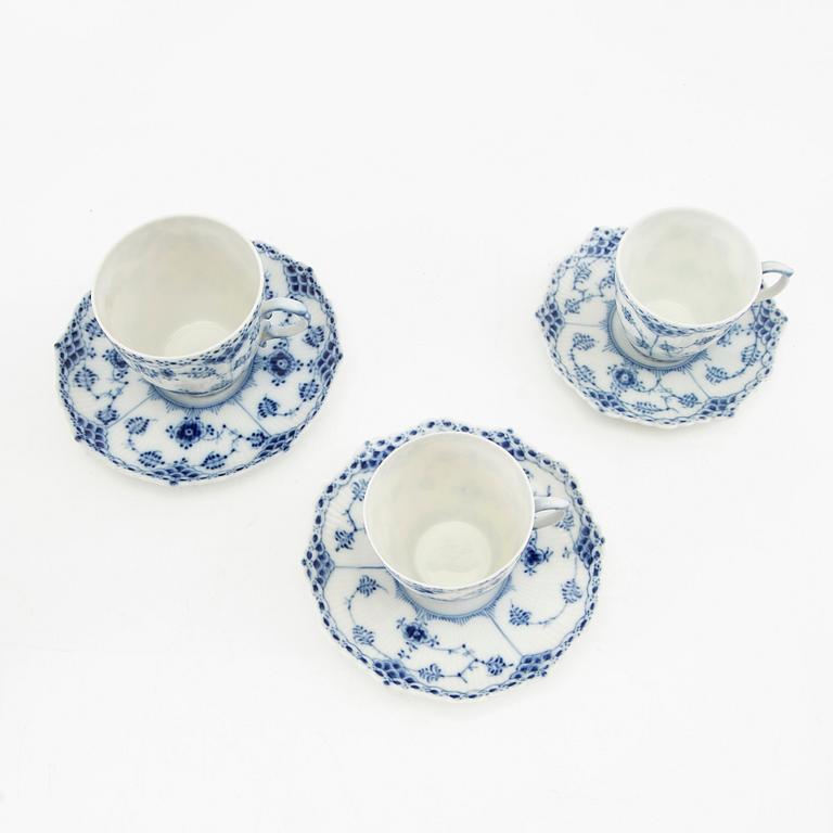 Service approximately 51 pieces "Musselmalet" Royal Copenhagen Denmark porcelain, late 20th century.