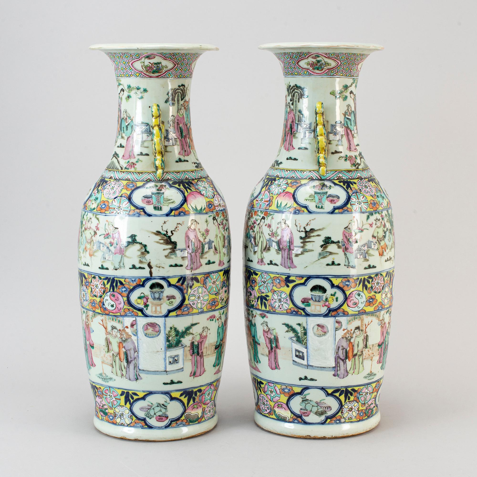 A large pair of famille rose vases, Qing dynasty, 19th century.