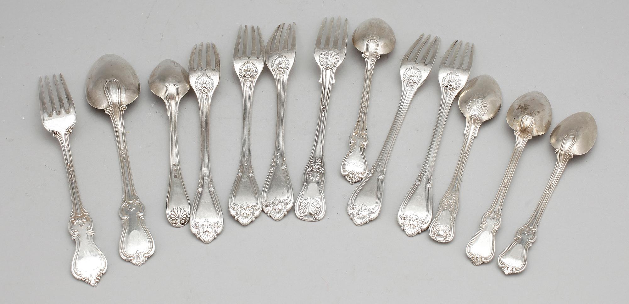 PARTI SILVERBESTICK, 13 delar, bla Gustaf Möllenborg, 1800-1900-tal. Totalvikt ca 500 gram.