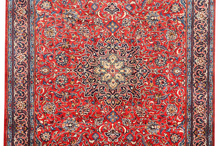 A carpet, Mahal, c. 352 x 249 cm.