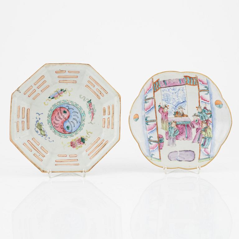 Skålar, fem stycken, porslin. Kina, Qingdynastin, 1800-/1900-tal.