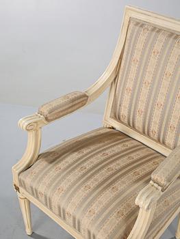 KARMSTOLAR, ett par, gustaviansk stil. Omkring sekelskiftet 1900.