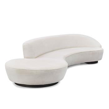 34. Vladimir Kagan, soffa, "Serpentine Sofa with Arm", Vladimir Kagan, USA, 2023.