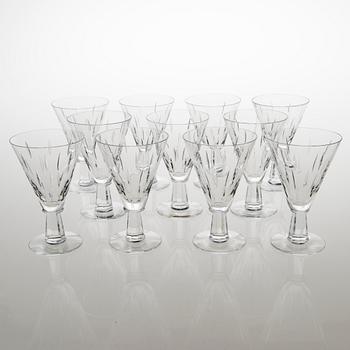 SAARA HOPEA 71-piece Inari crystal stemware set for Nuutajärvi. Designed in 1953.