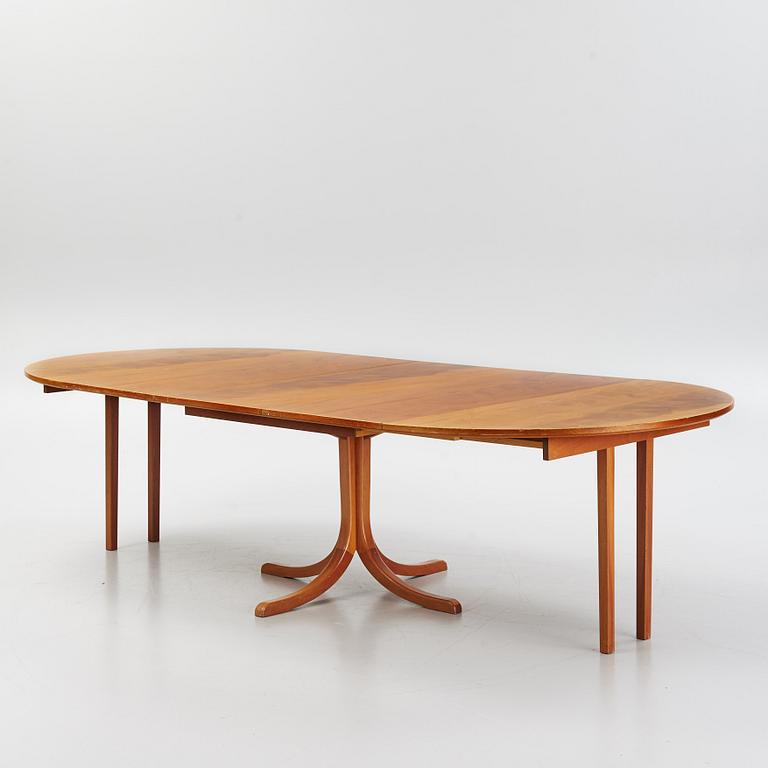 Josef Frank, a mahogany veneered model 771 dining table, Svenskt Tenn, post 1985.