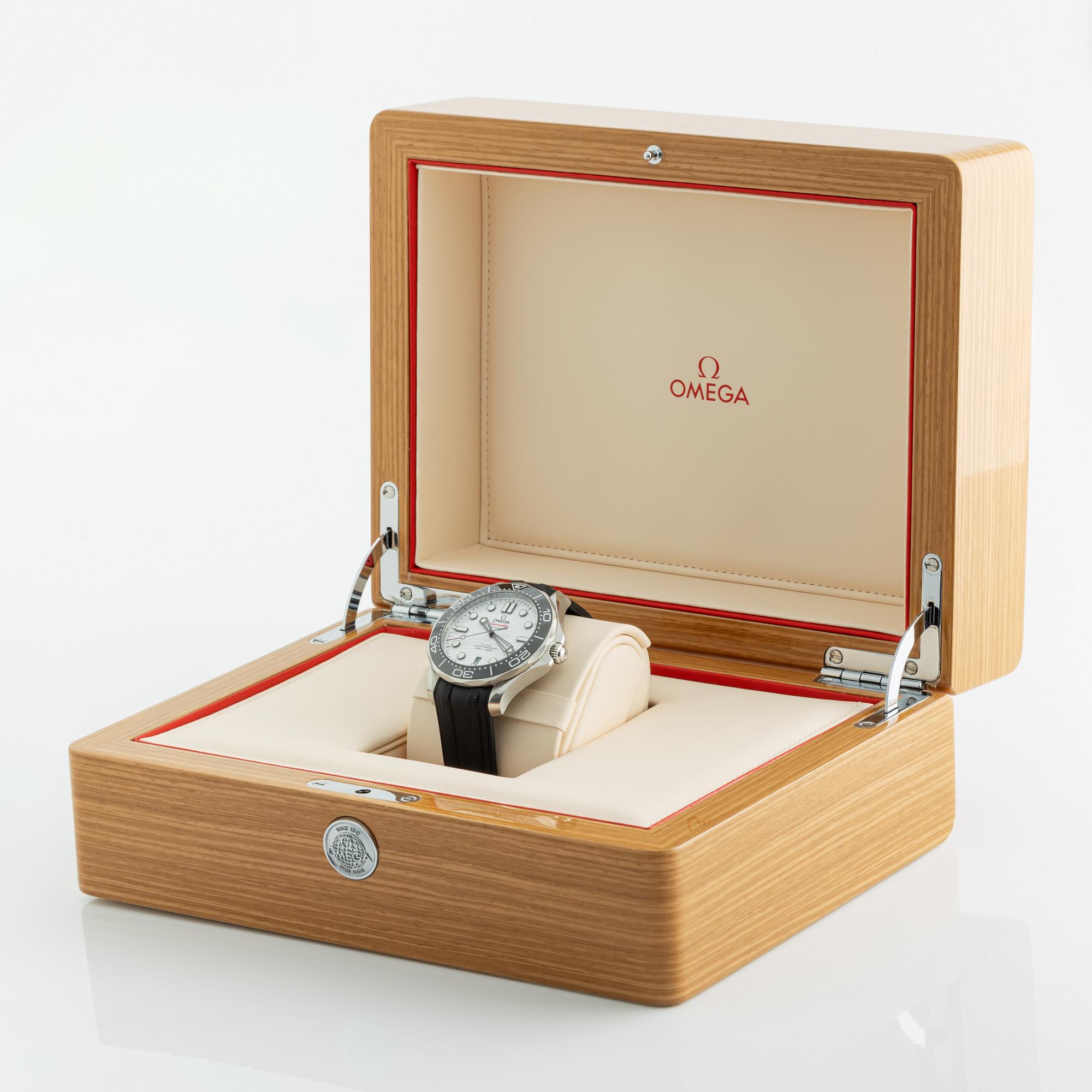 Omega, Seamaster Diver 300M, wristwatch, 42 mm.