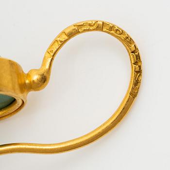 En brosch och ett par örhängen 18K guld med mikromosaiker. Alfred Ambrosius, Stockholm 1871 och 1872.