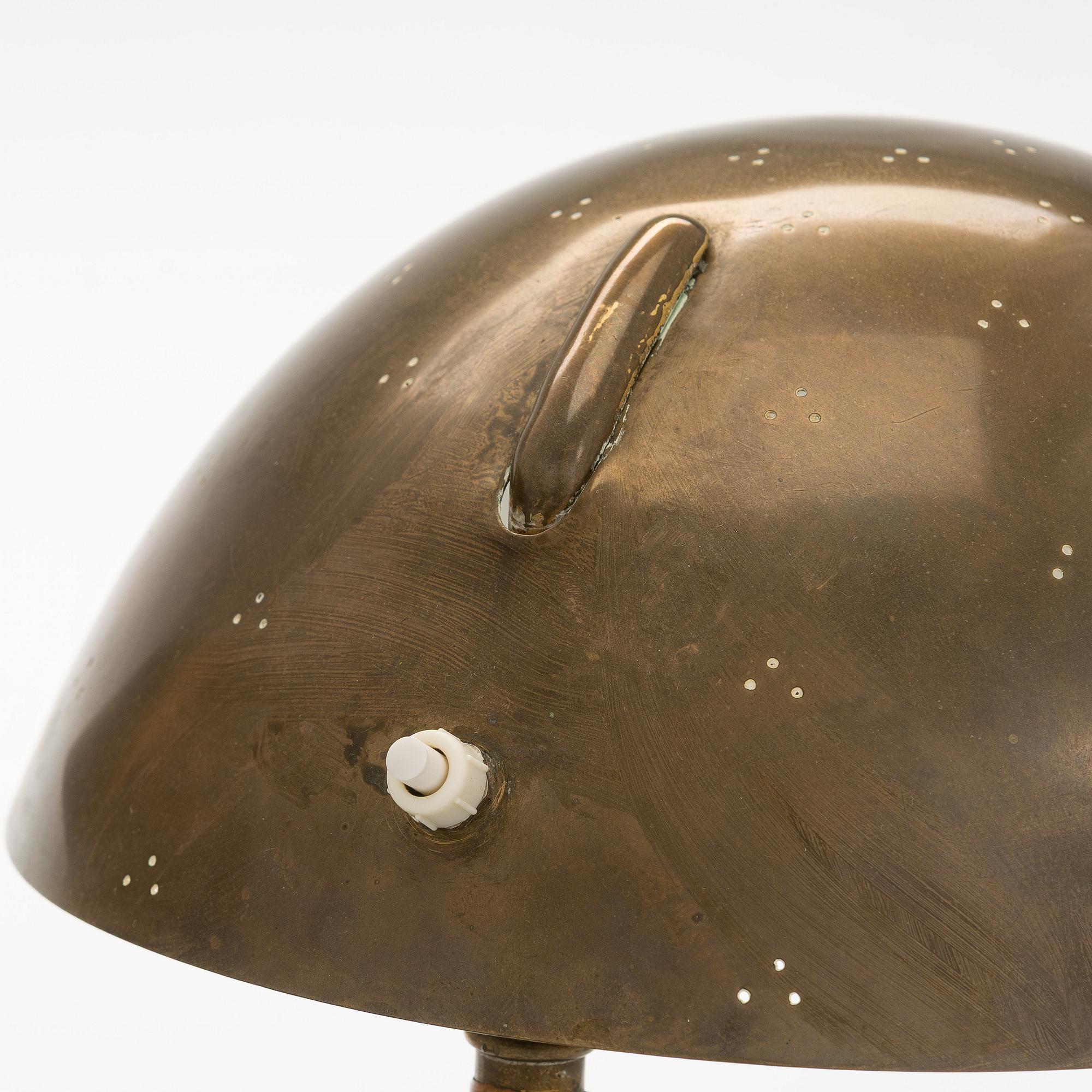 Paavo Tynell, pöytävalaisinpari, malli 9209, Taito 1900-luvun puoliväli.