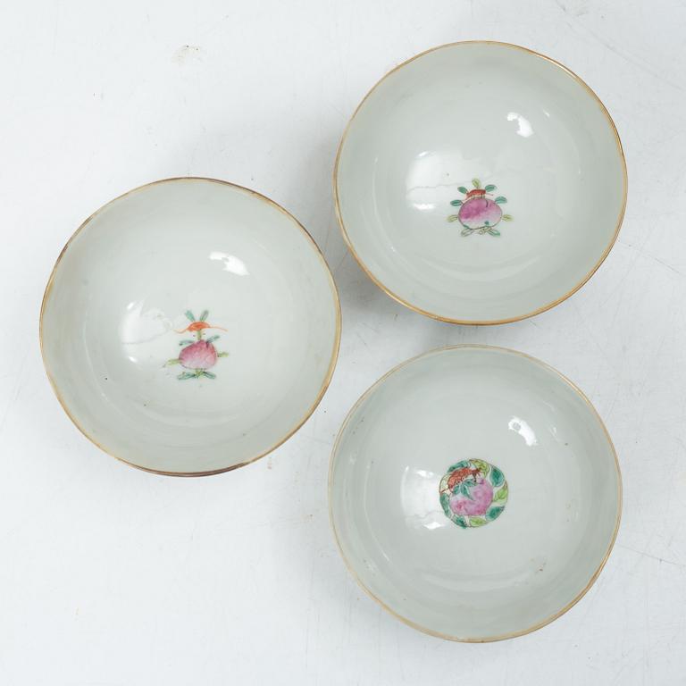 Skålar, sju stycken, porslin. Sen Qingdynasti, omkring 1900.