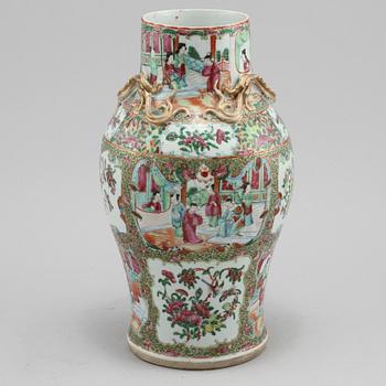 VAS, porslin, Kanton, Kina, omkring sekelskiftet 1800/1900.
