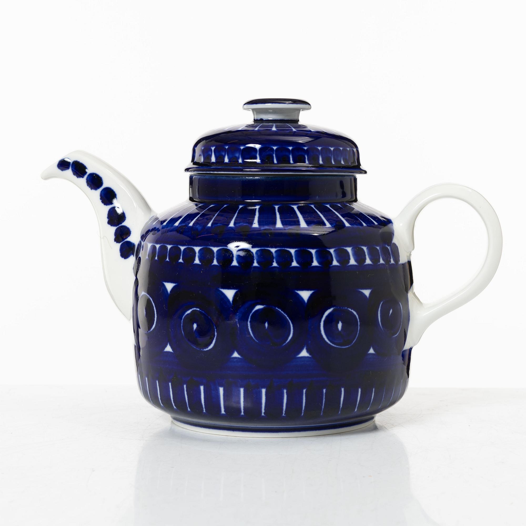 Ulla Procopé, porcelain service pieces "Valencia", Arabia, Finland (17 pieces).