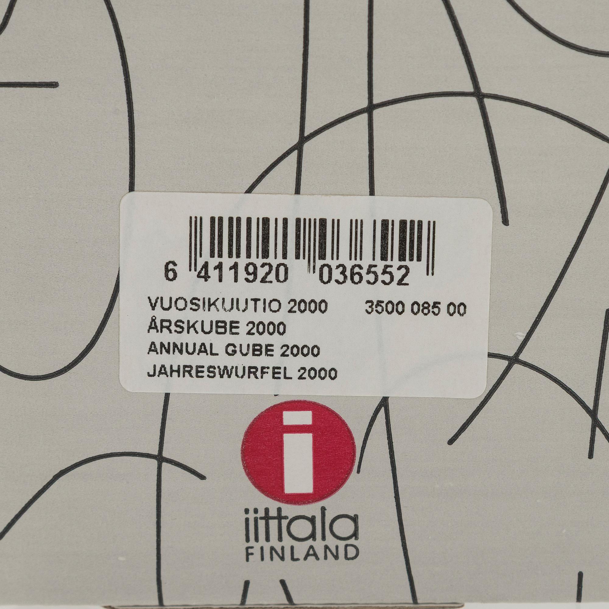Oiva Toikka, årskub 2000, signerad Oiva Toikka Nuutajärvi 2000,  934/2000.