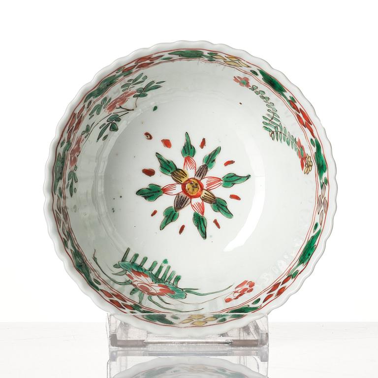 A famille verte cup, Qing dynasty, Kangxi (1662-1722).
