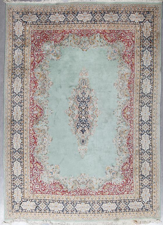 MATTA, old Kirman, ca 366x264 cm.