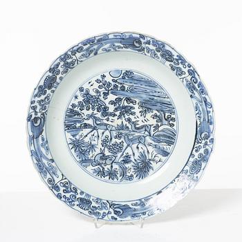 A Chinese blue and white porcelain dish, Ming dynasty, Wanli (1572-1620).