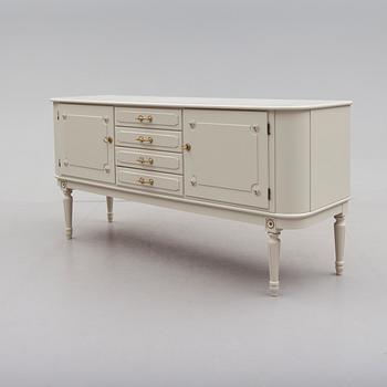 SIDEBOARD, gustaviansk stil, 1900-talets andra hälft.