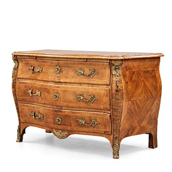 3. A Swedish Rococo commode by Christian Linning (master in Stockholm 1744-1779).