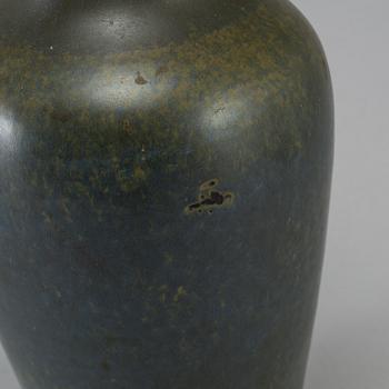 GUNNAR NYLUND, stoneware vase, Rörstrand 1950-60's.