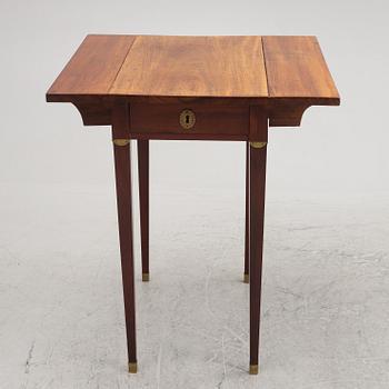 A late Gustavian mahogany Pembroke table, Stockholm, late 18th century.