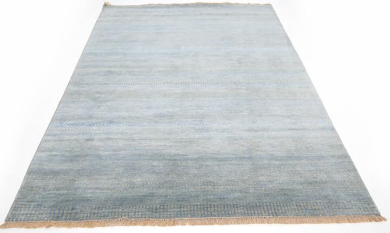 A carpet, Modern Agra, ca 277 x 188 cm.