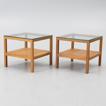 A pair of side tables, Fogia.
