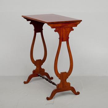 BORD, biedermeier, 1800-talets första hälft.